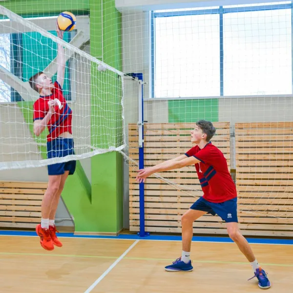 Сетка волейбол Д=4,0 мм яч. 100*100 чёрный Размер 1,0 * 9,5 м обш. с 4-х ст., верх/низ лента 7 см ПП за 9&nbsp;900 ₽ в Балашихе